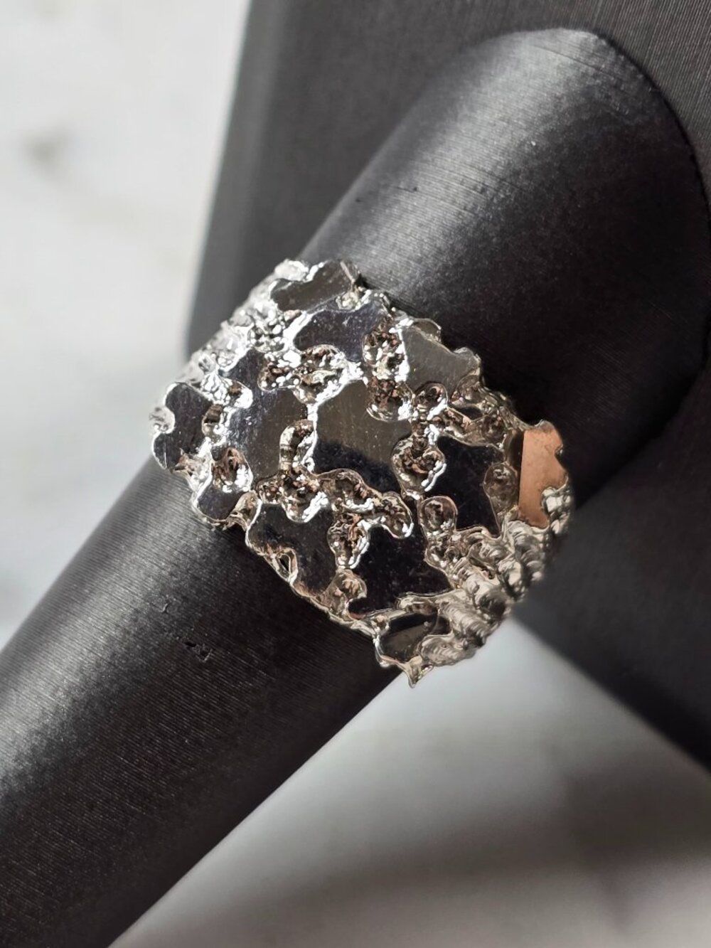 Mens Sterling Silver Nugget Style Ring 8.1g E3228